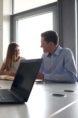 fhdw-fachhochschule-fuer-die-wirtschaft-0099-263x397 Studiere BWL mit International Management an der FHDW - Fachhochschule für die Wirtschaft Hannover ! Jetzt mehr erfahren und bewerben.