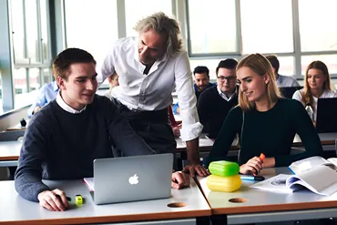 Schließe deinen Master in Marketing- und Vertriebsmanagement an der FHDW - Fachhochschule für die Wirtschaft Hannover ab! Jetzt mehr erfahren und bewerben.